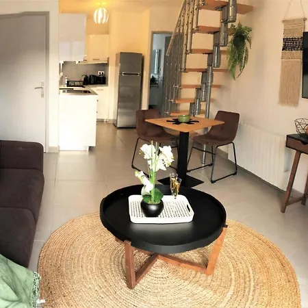 T2, Vue Lac, Climatisé, Parking, Confort Apartamento *